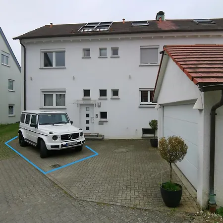 Baltmannsweiler Chalet Style Top Floor Apartment No Smoking Allmannsweiler