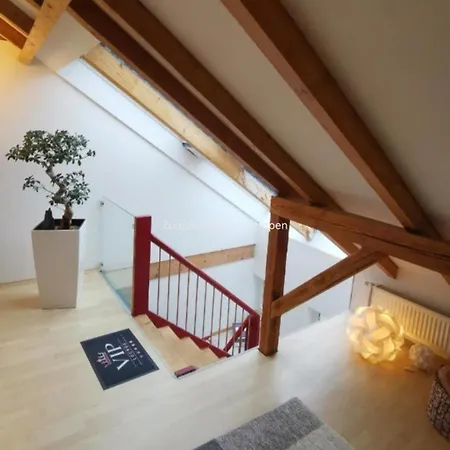 Baltmannsweiler Chalet Style Top Floor Apartment No Smoking